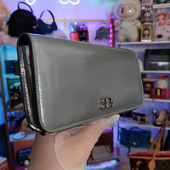 Balenciaga Chrome Silver Leather Large Size Bi-Fold Snap Wallet Men’s Women’s Fu - Picture 3 of 15